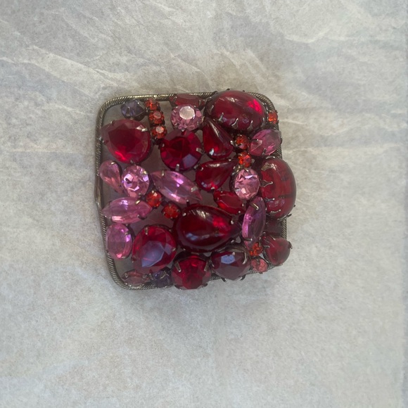 Vintage Schreiner Style Unsigned Glass Cabochon Red Pink Brooch. - Picture 6 of 13